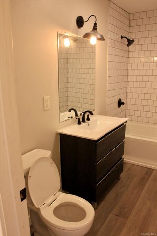 7 S Clinton Street 2, Poughkeepsie, NY 12601