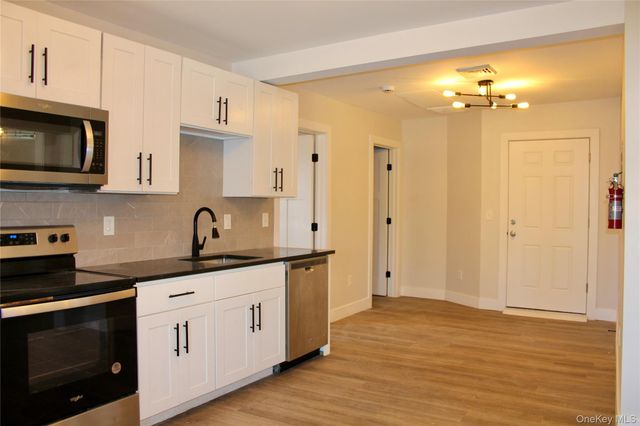 7 S Clinton Street 2, Poughkeepsie, NY 12601