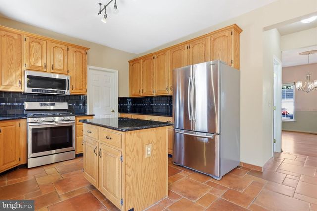 1062 KINGSCOTE DR, Harleysville, PA 19438