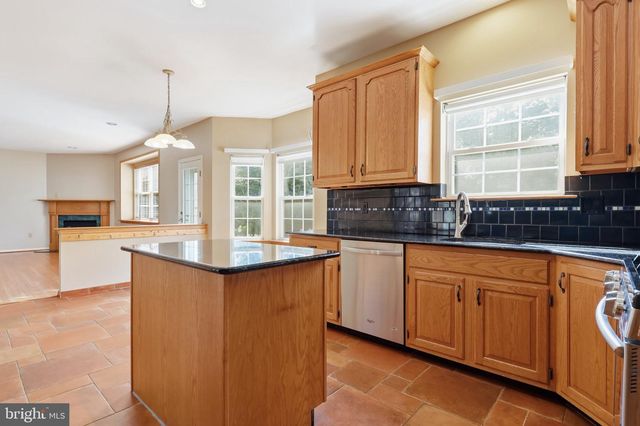 1062 KINGSCOTE DR, Harleysville, PA 19438