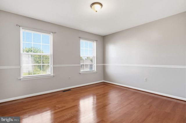 1062 KINGSCOTE DR, Harleysville, PA 19438