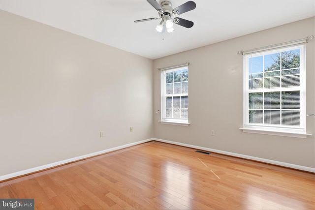 1062 KINGSCOTE DR, Harleysville, PA 19438