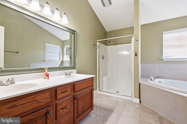 1062 KINGSCOTE DR, Harleysville, PA 19438