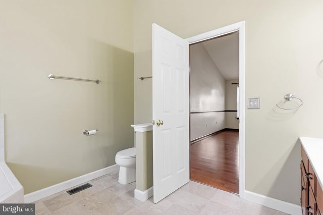 1062 KINGSCOTE DR, Harleysville, PA 19438