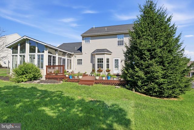 1062 KINGSCOTE DR, Harleysville, PA 19438