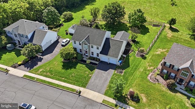1062 KINGSCOTE DR, Harleysville, PA 19438
