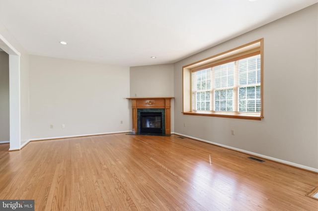 1062 KINGSCOTE DR, Harleysville, PA 19438