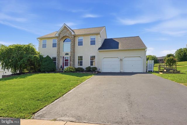 1062 KINGSCOTE DR, Harleysville, PA 19438