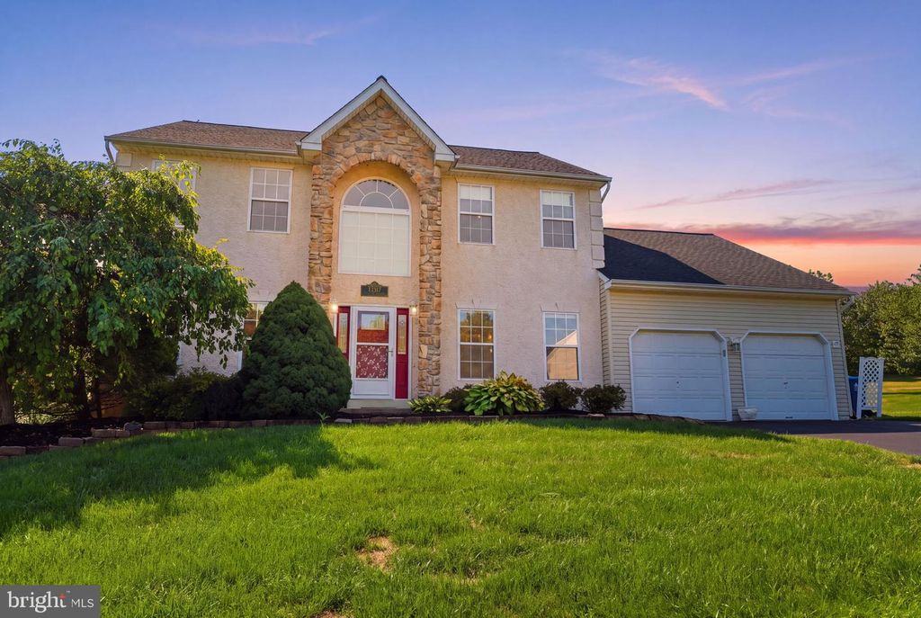 1062 KINGSCOTE DR, Harleysville, PA 19438