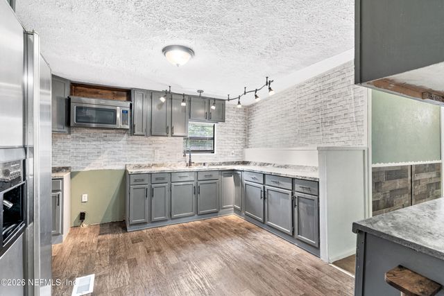 261 CELERY Avenue N, Jacksonville, FL 32220