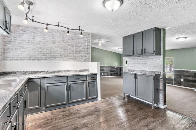 261 CELERY Avenue N, Jacksonville, FL 32220