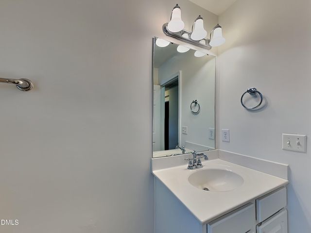 2809 Roundleaf Court, Raleigh, NC 27604