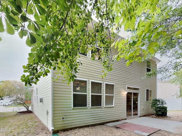 2809 Roundleaf Court, Raleigh, NC 27604