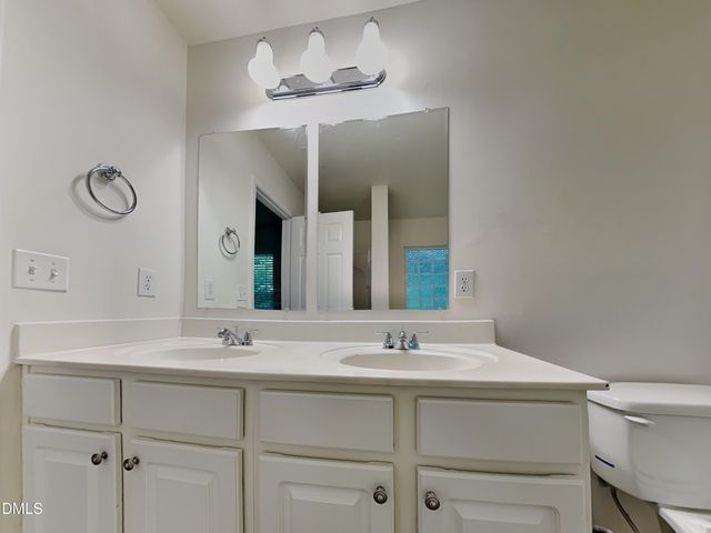 2809 Roundleaf Court, Raleigh, NC 27604