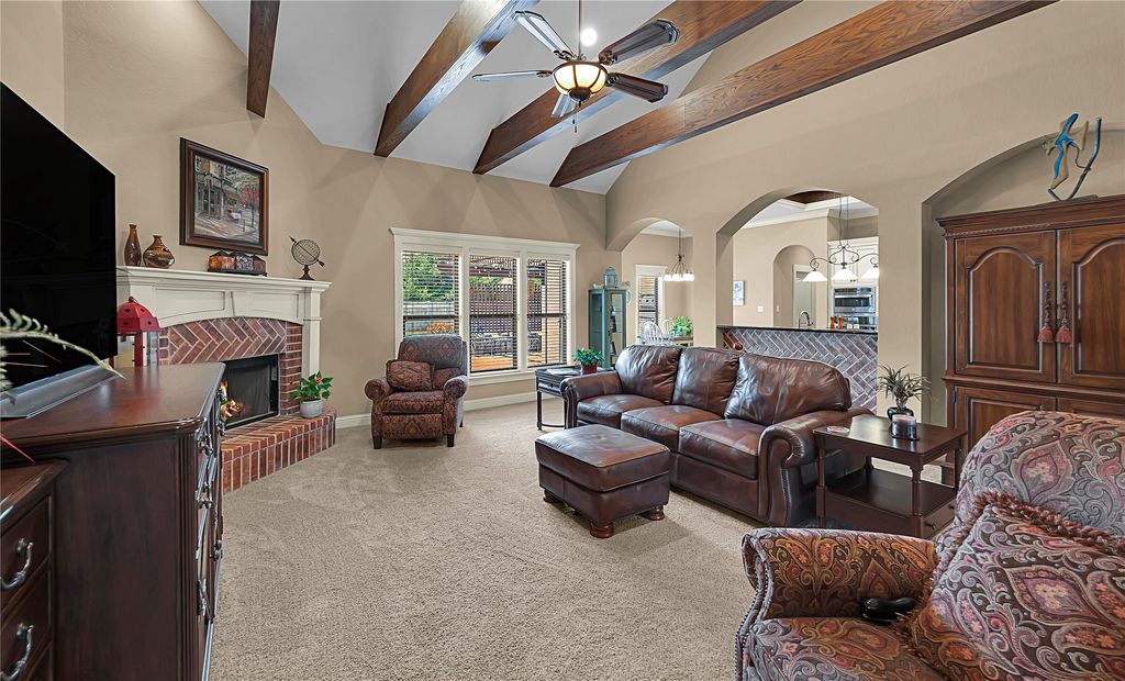 Image 3 of property listing at 319 Canterbury Road, Waco, TX 76712