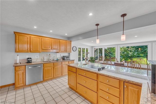 7170 Kingsview Road, Sagamore Hills, OH 44067