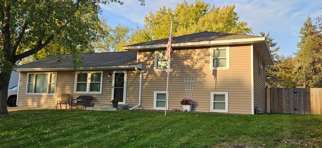 10416 Arrowhead Street NW, Coon Rapids, MN 55433