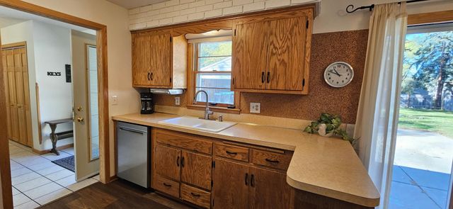 10416 Arrowhead Street NW, Coon Rapids, MN 55433