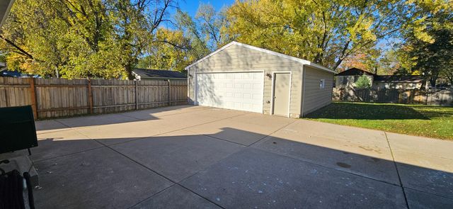 10416 Arrowhead Street NW, Coon Rapids, MN 55433