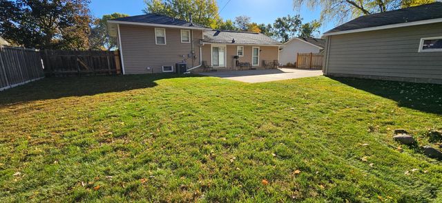 10416 Arrowhead Street NW, Coon Rapids, MN 55433