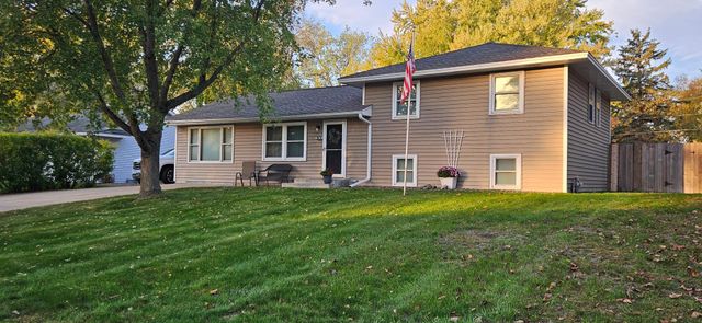 10416 Arrowhead Street NW, Coon Rapids, MN 55433