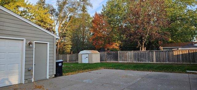 10416 Arrowhead Street NW, Coon Rapids, MN 55433