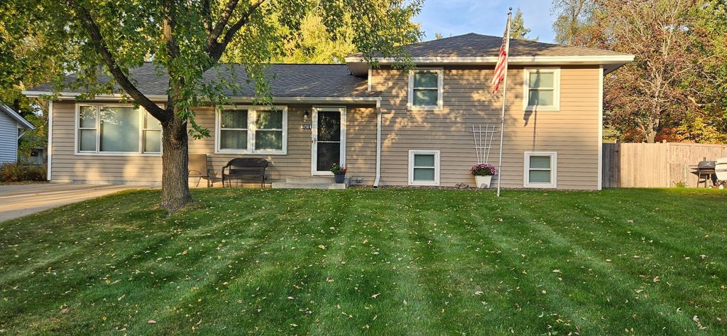 10416 Arrowhead Street NW, Coon Rapids, MN 55433 — exterior