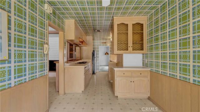 13424 Chandler, Sherman Oaks, CA 91401