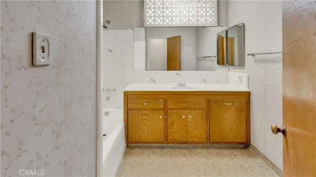 13424 Chandler, Sherman Oaks, CA 91401
