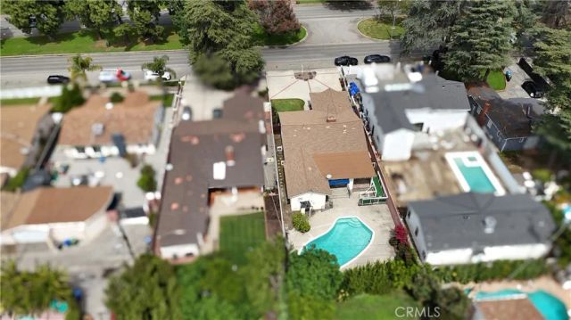13424 Chandler, Sherman Oaks, CA 91401