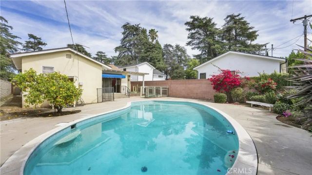13424 Chandler, Sherman Oaks, CA 91401