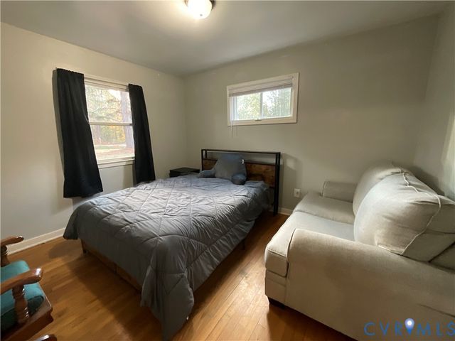 30 Custis Millpond Rd, West Point, VA 23181