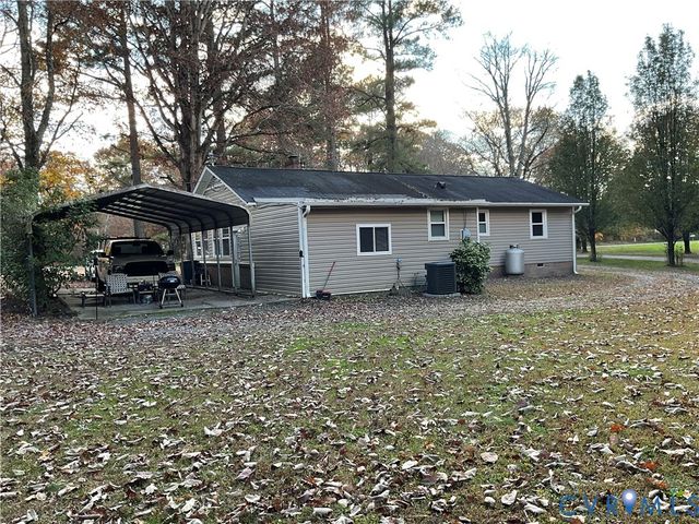 30 Custis Millpond Rd, West Point, VA 23181