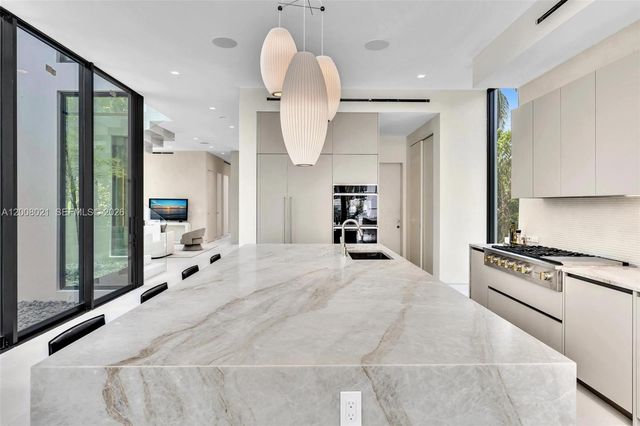 4504 Sheridan Ave, Miami Beach, FL 33140