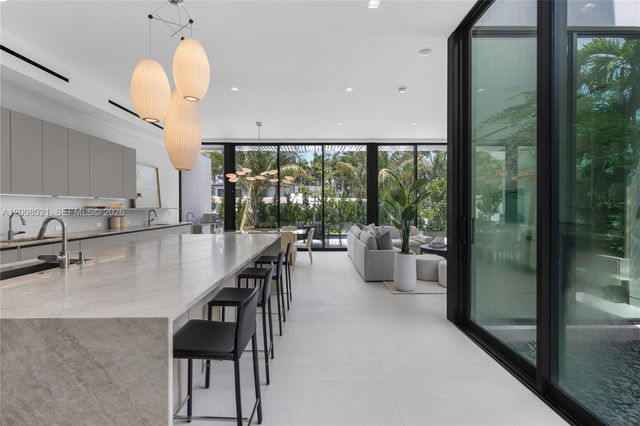 4504 Sheridan Ave, Miami Beach, FL 33140