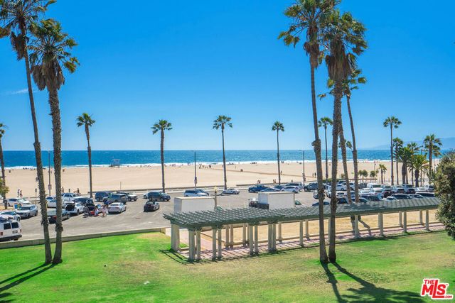2101 Ocean Avenue 3, Santa Monica, CA 90405