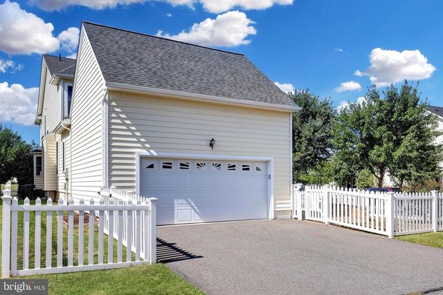 25186 JUSTICE DR, Chantilly, VA 20152