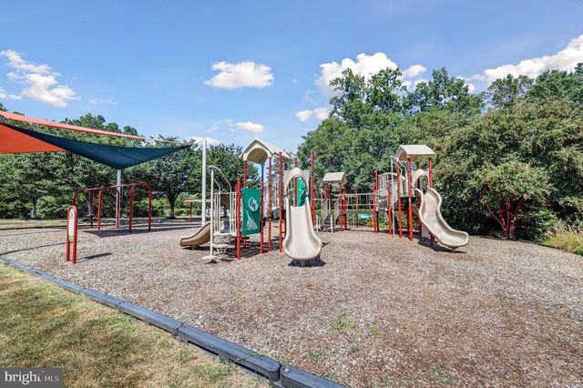 25186 JUSTICE DR, Chantilly, VA 20152