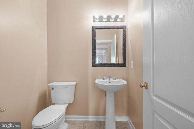 25186 JUSTICE DR, Chantilly, VA 20152