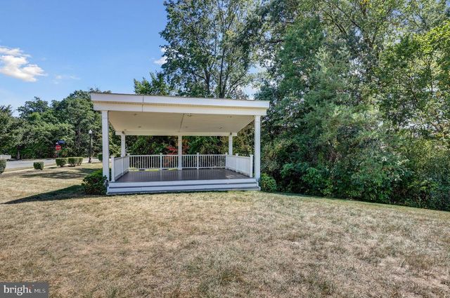 25186 JUSTICE DR, Chantilly, VA 20152