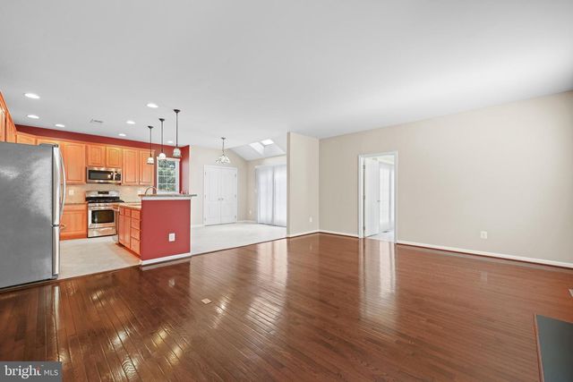 25186 JUSTICE DR, Chantilly, VA 20152