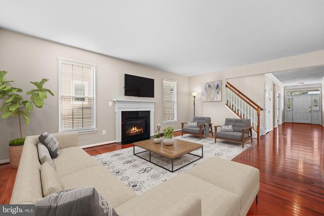 25186 JUSTICE DR, Chantilly, VA 20152