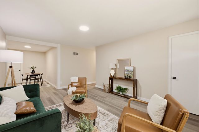 2308 S Belmont Ave, Wichita, KS 67218