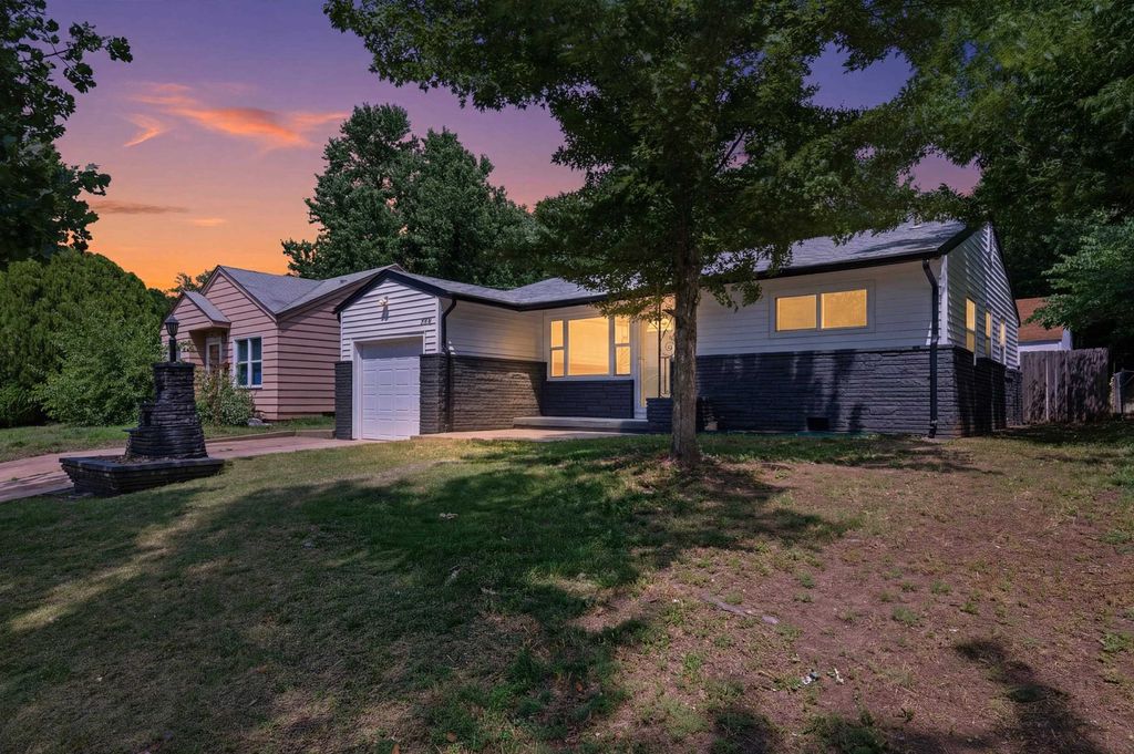 2308 S Belmont Ave, Wichita, KS 67218