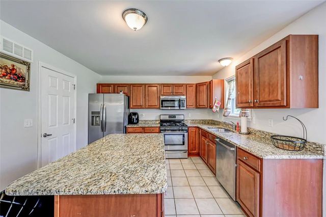 306 Valley View Drive, Chestnuthill Twp, PA 18210