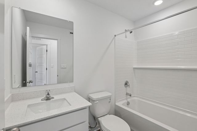 6520 Linden Trail C, Wonder Lake, IL 60097