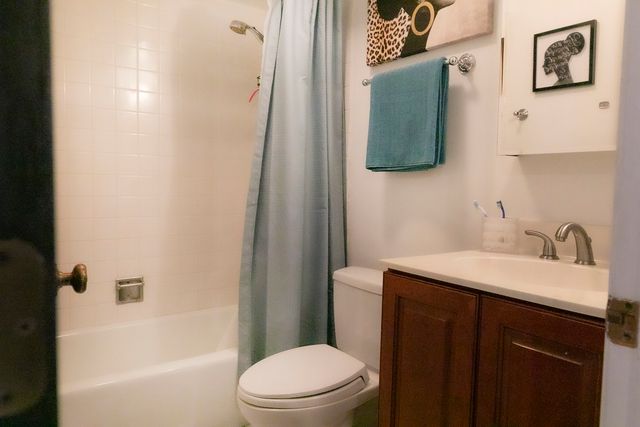 246 Shadowbend Drive, Wheeling, IL 60090