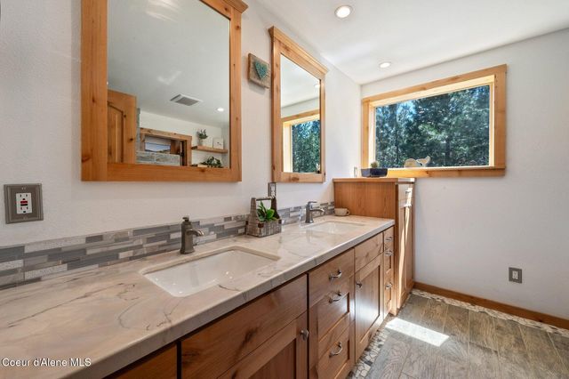 27294 N CLAGSTONE RD, Athol, ID 83801
