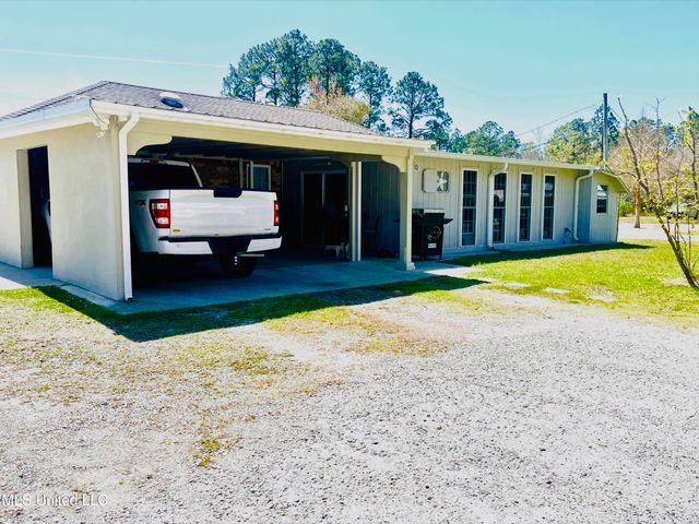 7216 W Larkin Place, Biloxi, MS 39532