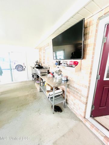 7216 W Larkin Place, Biloxi, MS 39532